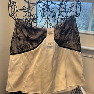 Abercrombie and Fitch  Never Been Worn

Elegant Black and White Lace Camisole